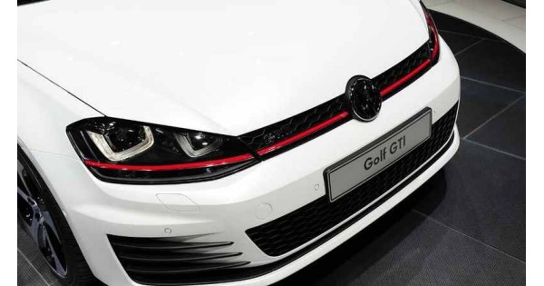 Volkswagen Golf 7 GTI DRL esituled