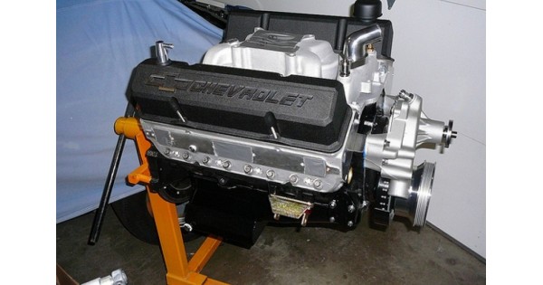 VHT Engine Enamel aerosoolvärv (alumiinium)